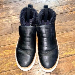 TOMS Womens Paxton Leather Casual and Fashion Sneakers Black size 6.5